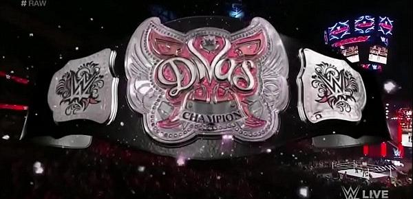  Nikki Bella vs Paige. Raw 3 2 15.